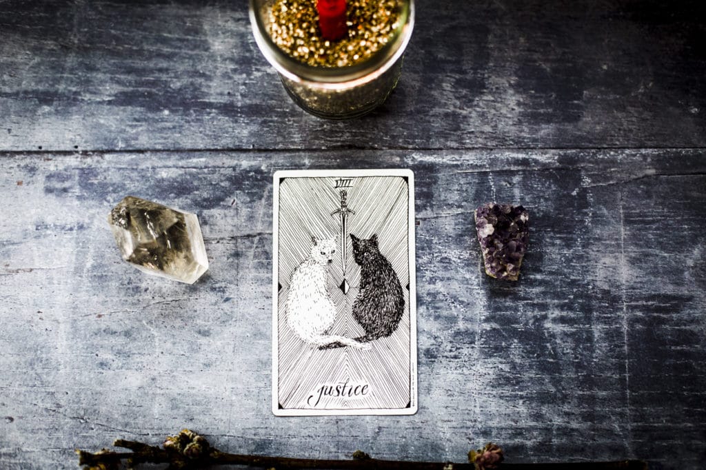 Learn Tarot: The Justice Tarot Card